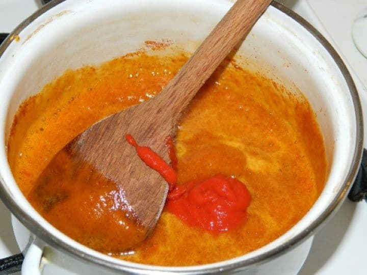 Sweet pepper paste in roux Adding Paprika Paste in the Roux in Saucepan