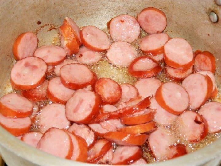 Fried smoked sausage Fried Sausage in the Pot