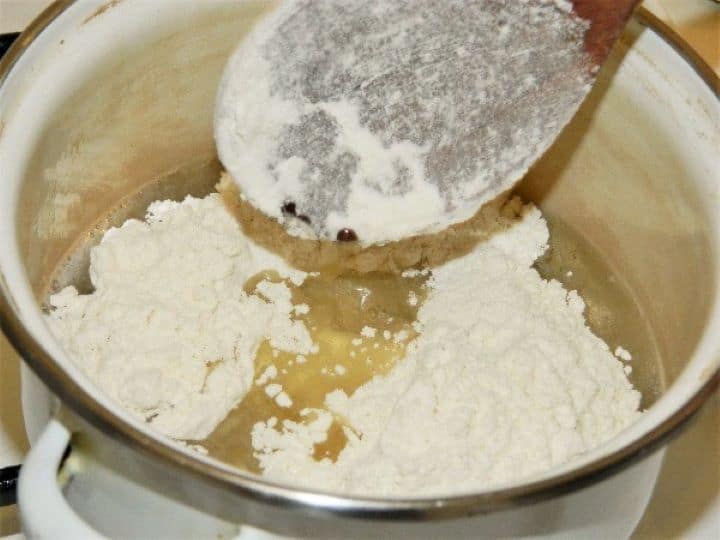 Wheat flour in warm oil Wheat Flour in Hot Oil in the Saucepan