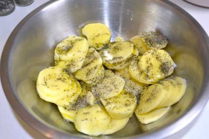 Seasoned Sliced Potatoes in the Bowl