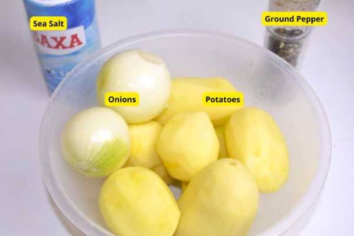 5 ingredients for caramelized onion mashed potatoes including raw potatoes, yellow onions, Hungarian sweet paprika, sunflower oil, and sea salt.