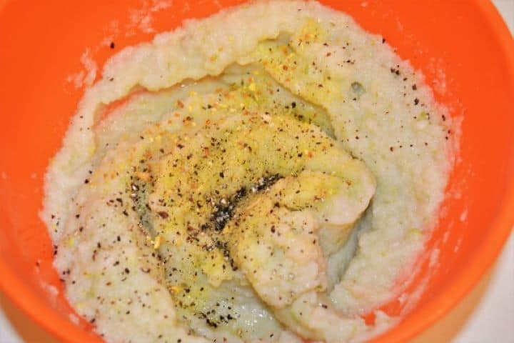 Cauliflower puree seasoned with sea salt, black pepper, and dried vegetable mix.