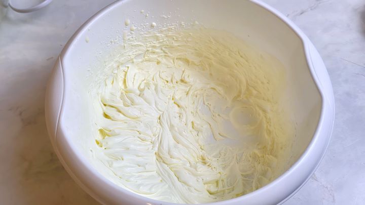 Double Cream Foam in the Bowl